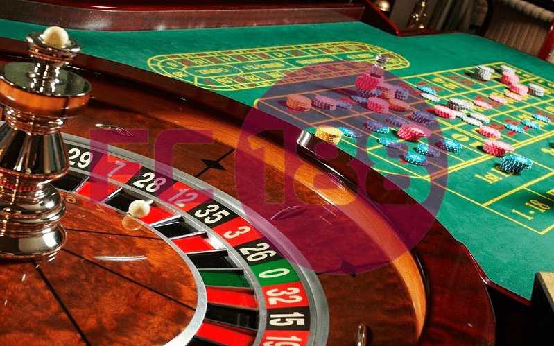 What bonuses can I claim when playing at an online casino in the Philippines?